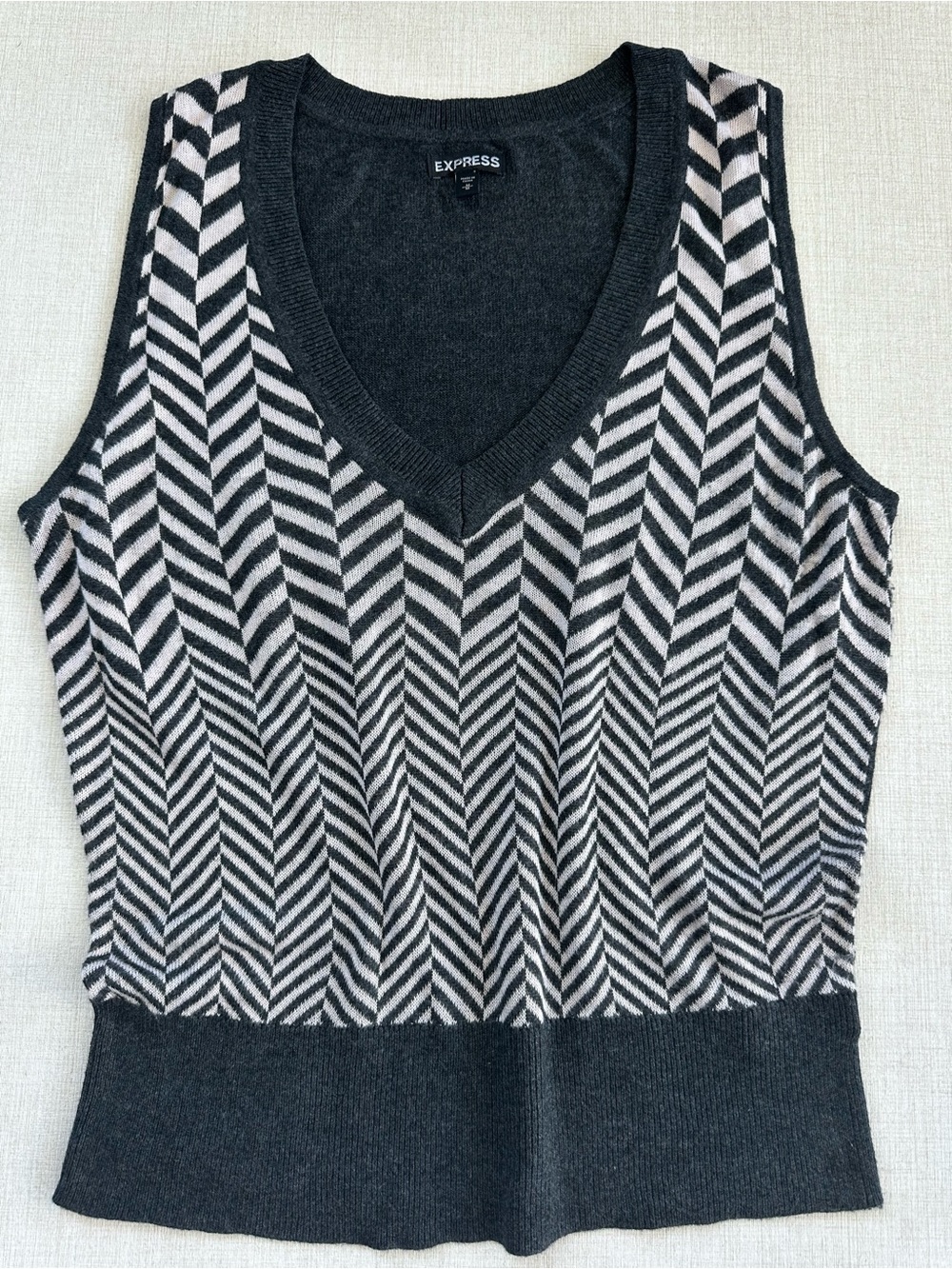 Grey & White Chevron V-Neck Sweater Tank